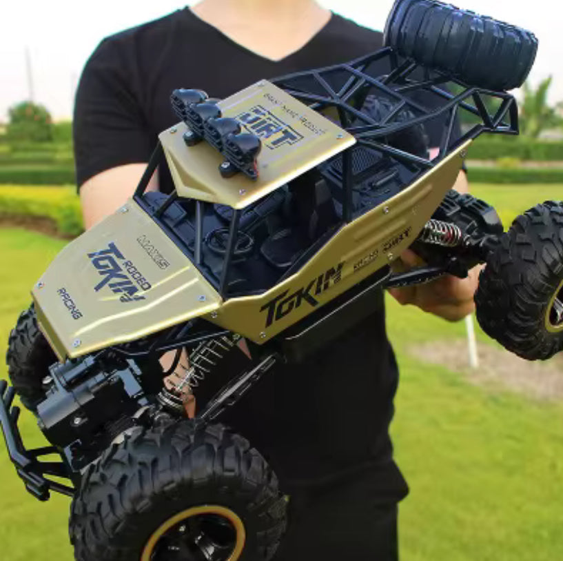 High-Performance 4WD RC Rock Crawler – 2.4GHz Off-Road Remote Control Truck