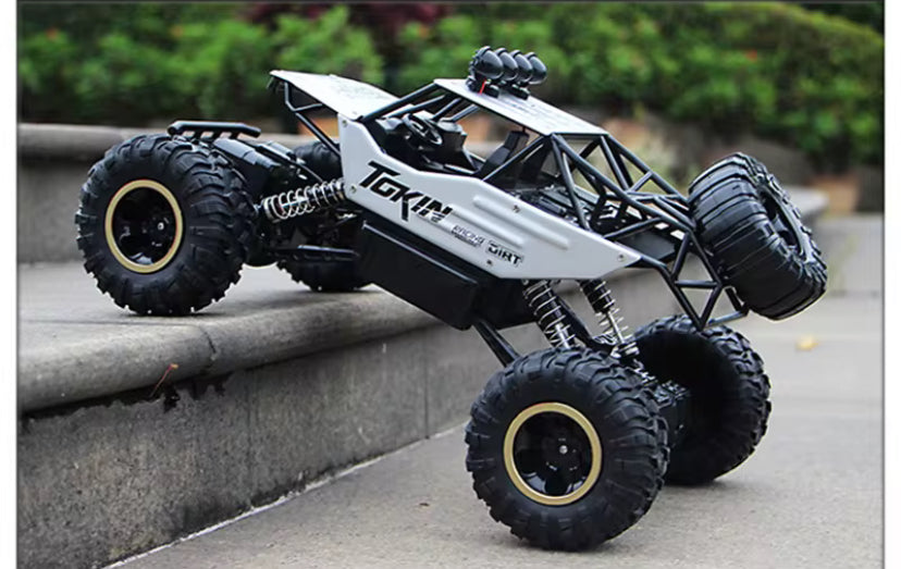 High-Performance 4WD RC Rock Crawler – 2.4GHz Off-Road Remote Control Truck